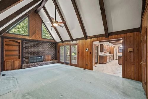 Family Room Mantle and Paint Job - Before